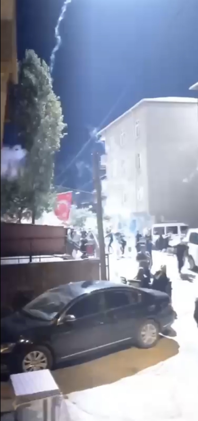 Asker eğlencesinde korku dolu anlar