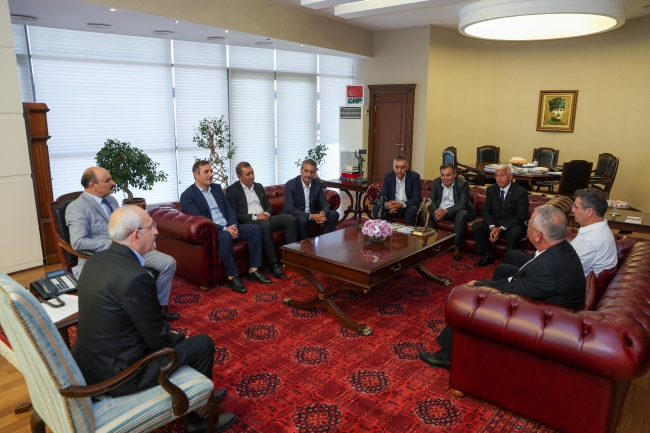 Kılıçdaroğlu, esnaf odalarının temsilcileri ile bir araya geldi