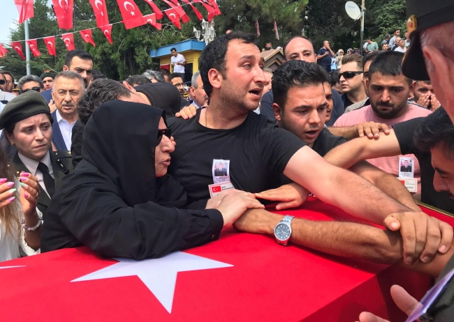 Şehit Teğmen Altınbaş'ın annesinin sözleri yürekleri sızlattı