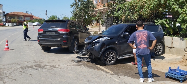 Bursa'da maddi hasarlı feci kaza