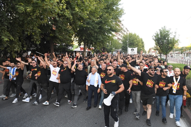 Başkan Büyükkılıç'tan Yeni Sezonda Kayserispor'a Tam Destek