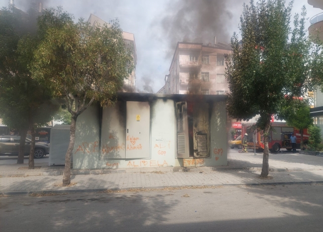 Aşırı sıcaktan trafo merkezi yandı