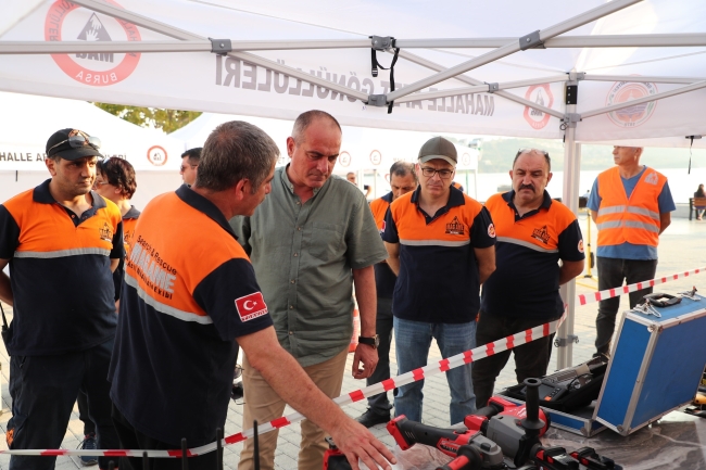 Gemlik Mahalle Afet Gönüllüleri'ne dev destek