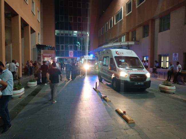 Kafedeki kavga sokağa taştı! Çok yaralı var
