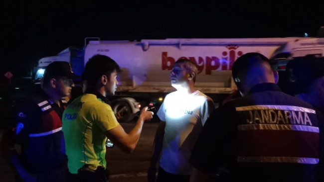 Kaza yapan sürücü önce kaçtı sonra geri geldi
