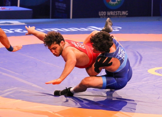 Alperen Berber, U20 Dünya Güreş Şampiyonası'nda finalde