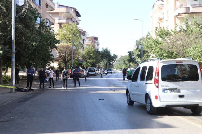 Cami önündeki şüpheli bavul fünye ile patlatıldı