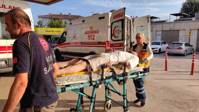 Bursa'da iki araç kafa kafaya çarpıştı: 7 yaralı