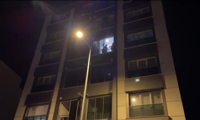 Balkondan düşen çocuk ağır yaralandı