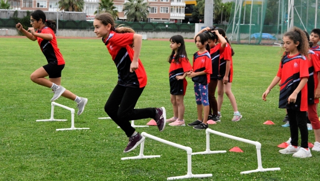 Minik atletler, milli takım için çalışıyor