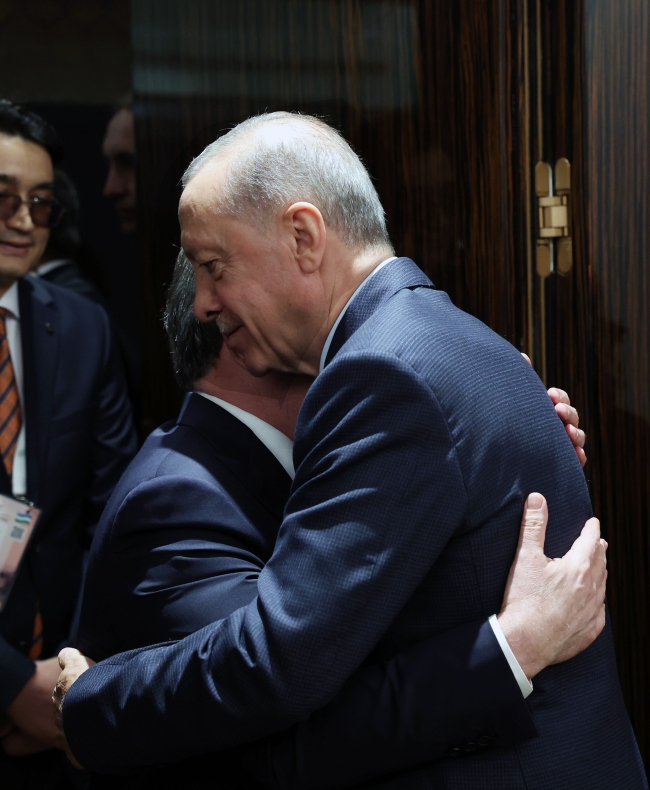 Cumhurbaşkanı Erdoğan, Özbek mevkidaşı ile görüştü