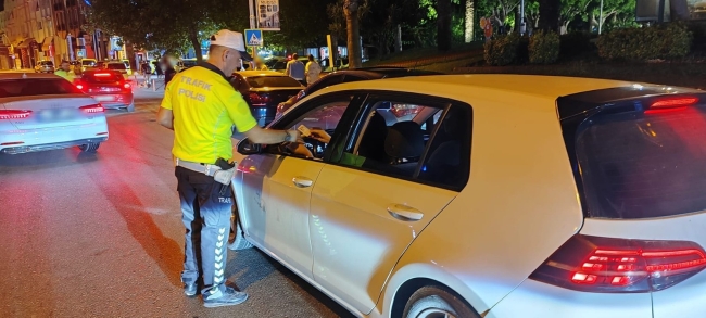 Antalya'da aranan 11 firari yakalandı