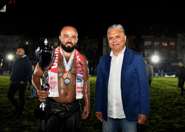 Güreş Lig'in ilk şampiyonu başbehlivan Okulu, oldu