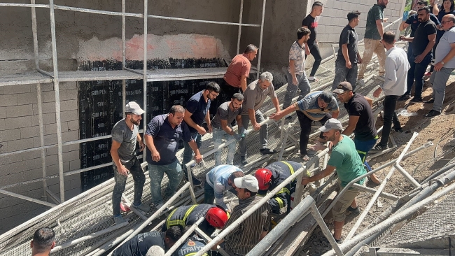 Nevşehir'de iskele çöktü!