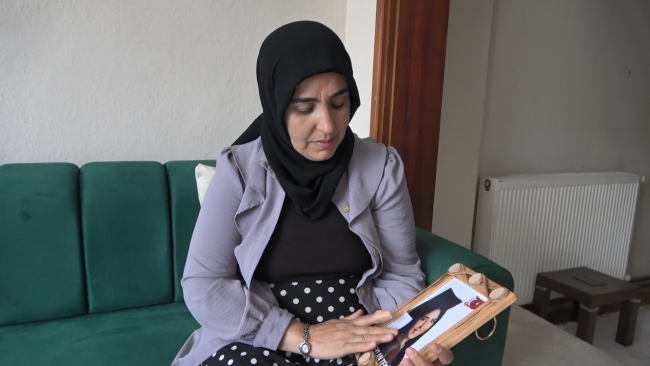 Gözü yaşlı anne 10 yıldır kızını bekliyor