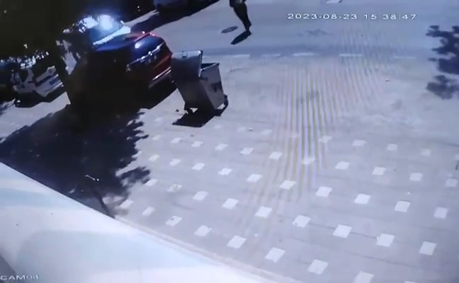 Bursa'da kadına çarpan araç ağır yaraladı