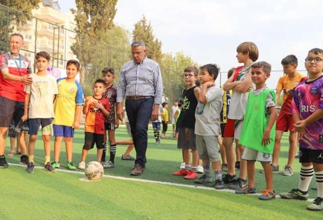 Başkan Güler'den, gençlere forma sürprizi