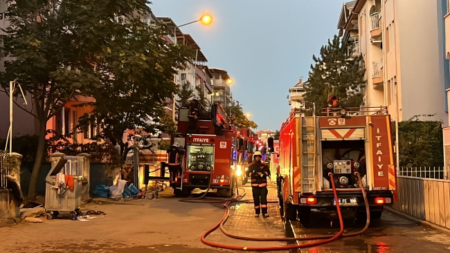 Yangın paniği! Yanındaki eve sıçradı