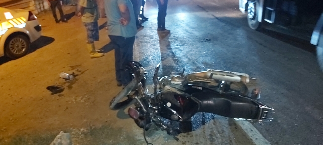 Bursa'da motosikletle otomobil çarpıştı!