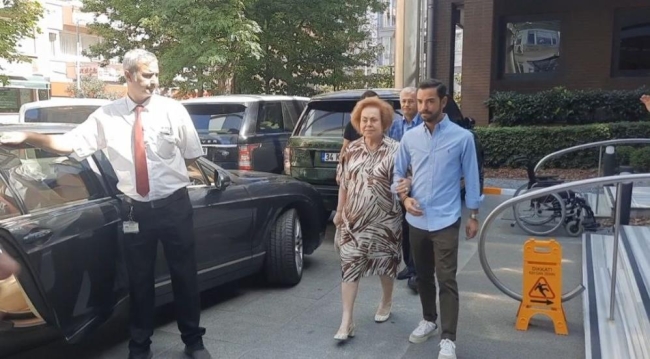 Sabancı çiftini yakınları hastanede ziyaret etti