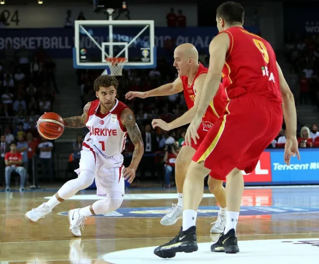 TBF'den Larkin ve Wilbekin'e dev ceza!