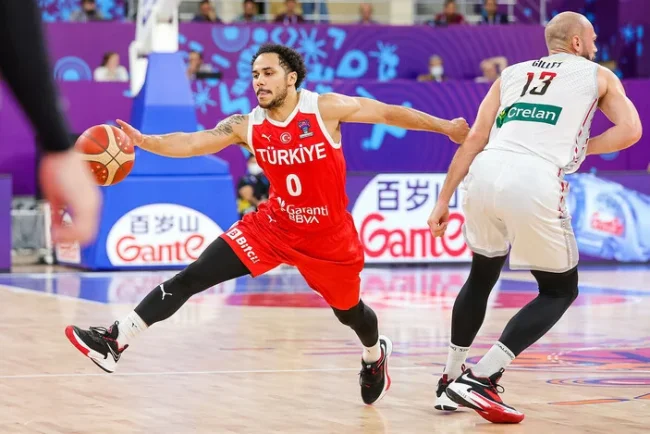 TBF'den Larkin ve Wilbekin'e dev ceza!