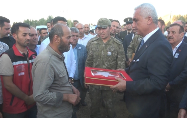 Şehit Erkan Selçuk son yolculuğuna uğurlandı