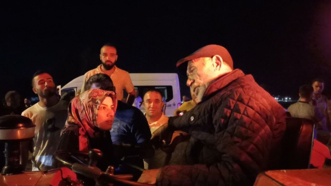 Alkollü traktör sürücüsü ortalığı birbirine kattı