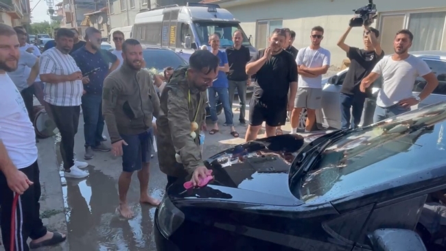 İznik’te ilginç gelenek: Damadı vinçe astılar