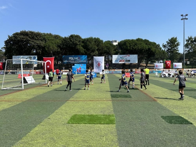 'Minik Kramponlar Futbol Turnuvası' Ümraniye’de gerçekleşti
