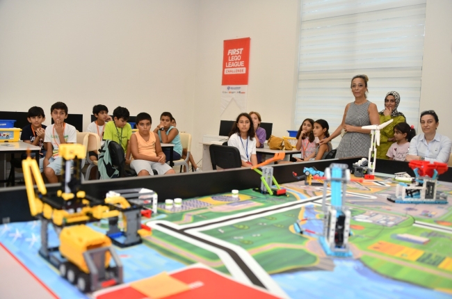 Yenişehir'de çocuklar robotik ve lego ile eğlendi