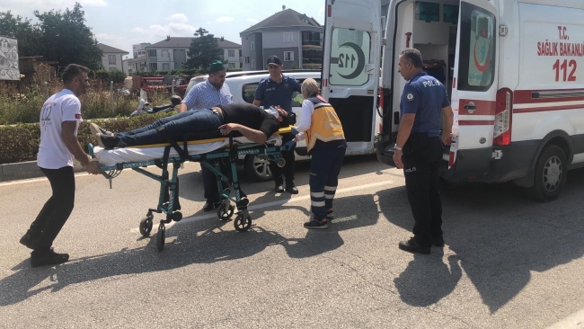 Bursa'da önüne köpek çıkan otomobil takla attı: 3 yaralı