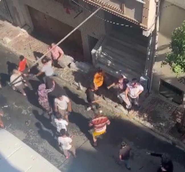 Merdiven kirliliği kavgası sokağa taştı