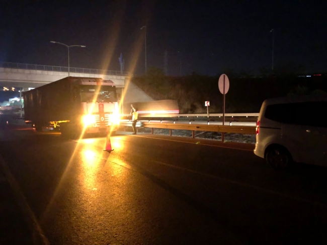 Bursa'da kazaya müdahale eden 2 polise araç çarptı