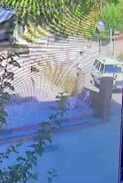Anahtarı kontakta unuttu hırsızın hedefi oldu
