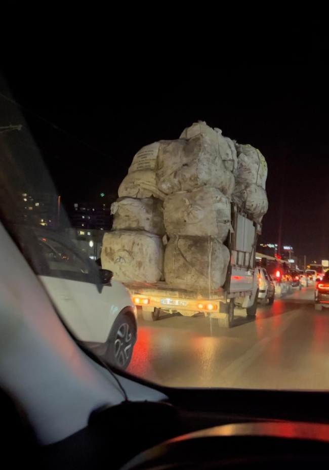 Bursa'da trafik güvenliğini hiçe saydılar!