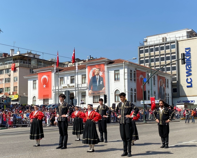 Bursa'da Zafer Bayramı coşkusu