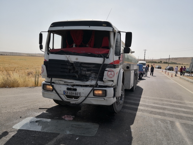 Zincirleme kaza! TIR'ın kupası koptu