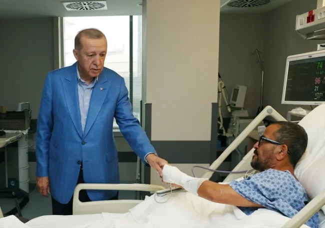 Cumhurbaşkanı Erdoğan Sabancıları hastanede ziyaret etti