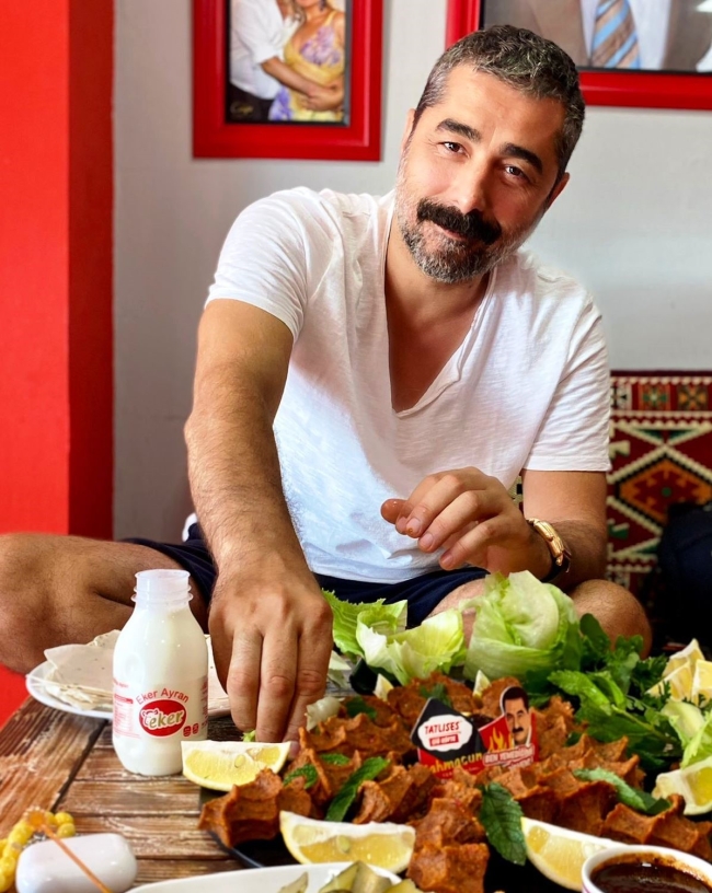 Tatlıses'in oğlu babasına rakip oldu