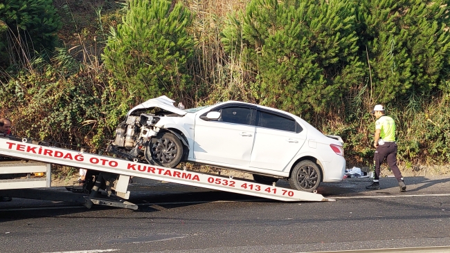 Tekirdağ'da TIR ile otomobil çarpıştı