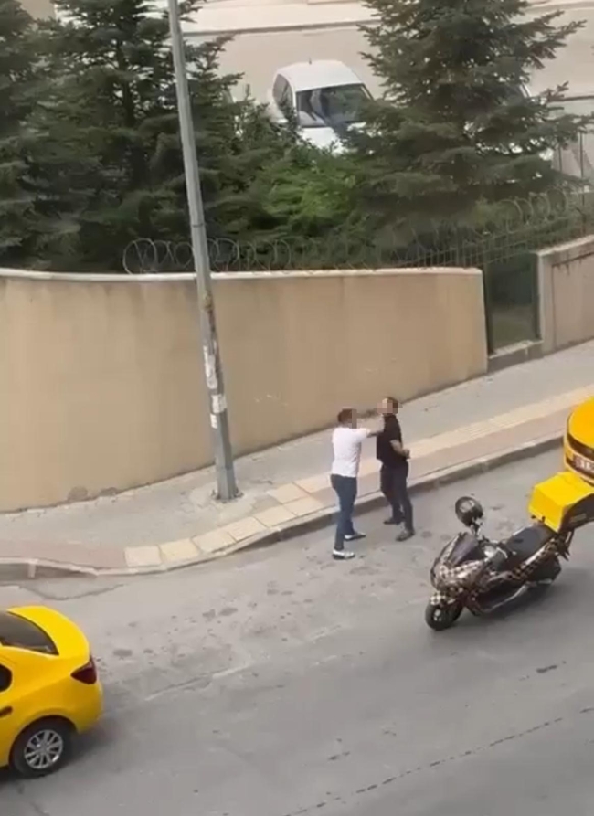 Bursa'da kurye darp edilirken karşılık vermedi