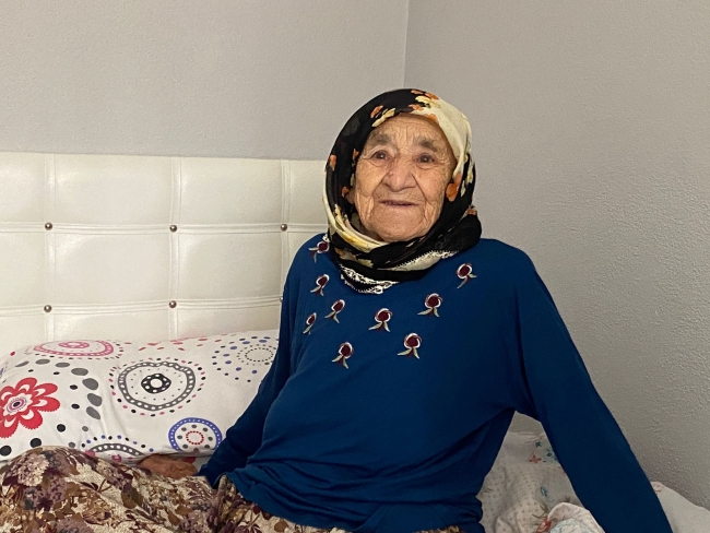 İşte Bursa'nın en yaşlısı Saadet Nine