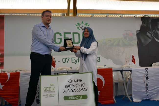 Gediz'de kadın çiftçiler için bilgi yarışması düzenlendi
