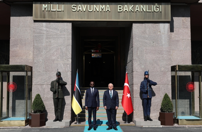 Bakan Güler, mevkidaşı ile bir araya geldi