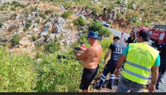 Motosiklet uçuruma yuvarlandı: 2 yaralı