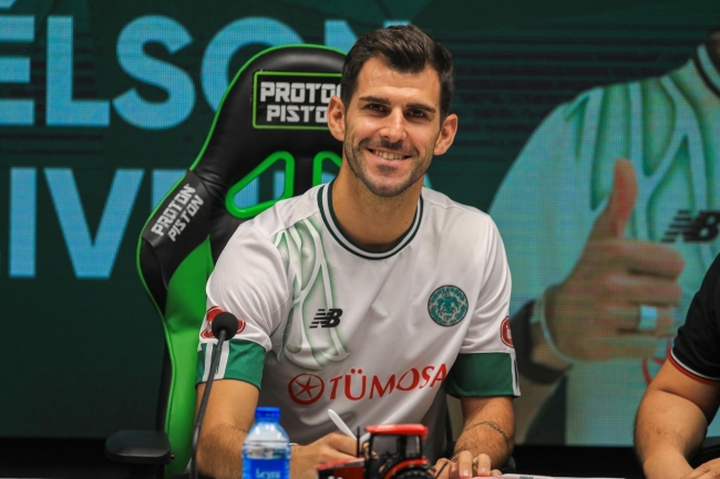 Nelson Oliveira resmen Konyaspor'da