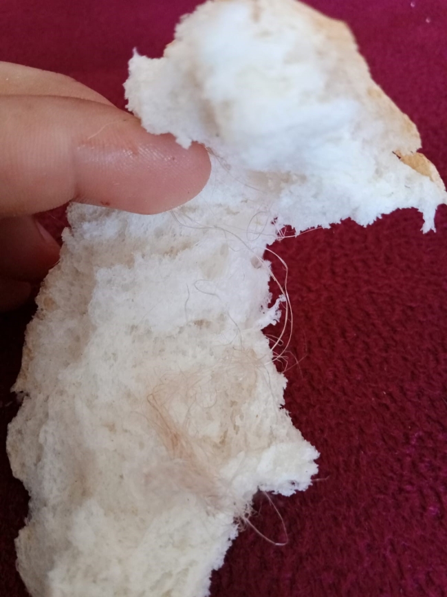 Ekmeğin içinden çıkanlar şoke etti