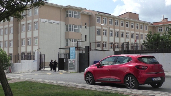 Gençlere dehşeti yaşattılar! Dişlerini kırıp, kulağını kestiler