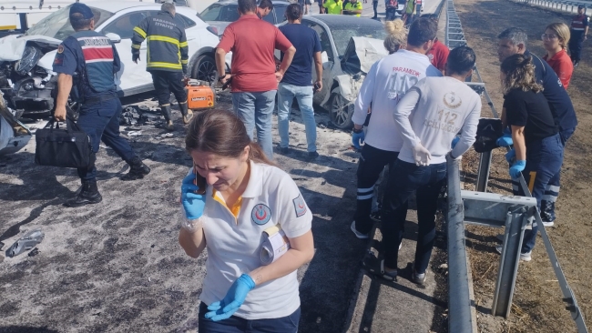 Edirne'de zincirleme kaza: 2 ölü, 36 yaralı